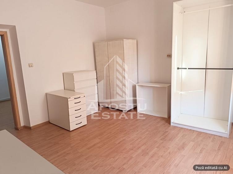 Apartament cu 3 camere decomandat în Mehala