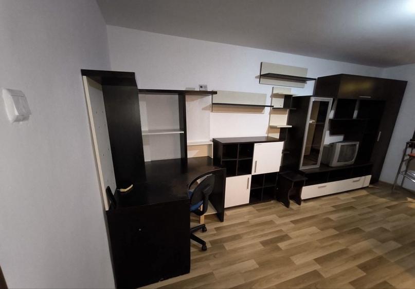 Apartament cu 2 camere semidecomandat în Micro 9