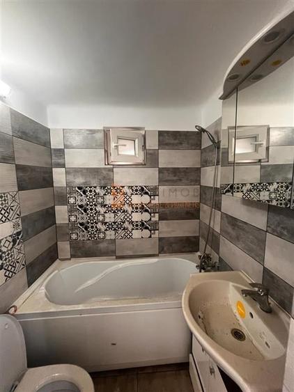 Casă individuală cu 4 camere cu Canalizare în Dorobanți 2