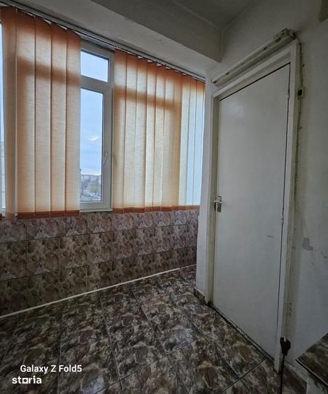 Apartament cu 3 camere decomandat în Nufărul