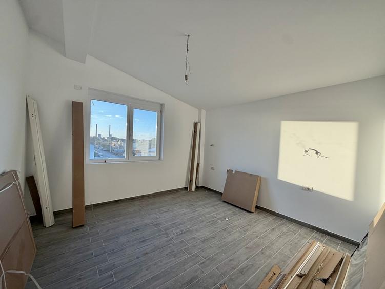 Apartament cu 2 camere decomandat în Chișoda