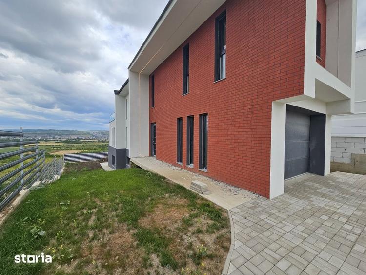 Casă cu 4 camere cu Teren 479 Mp în Sopor