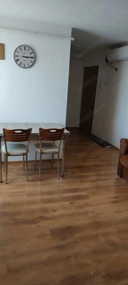 Garsonieră decomandată în Sud