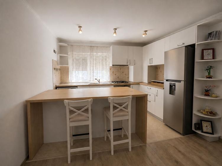 Apartament cu 2 camere decomandat în Central