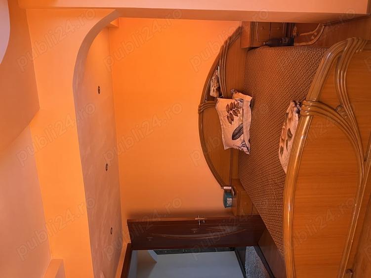 Apartament cu 3 camere decomandat în Rovinari