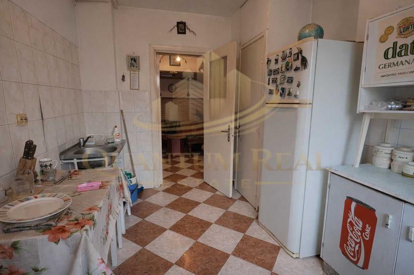 Apartament cu 3 camere decomandat în Alexandru Obregia
