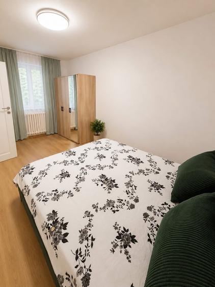 Apartament cu 3 camere semidecomandat, mobilat în Tomis Nord