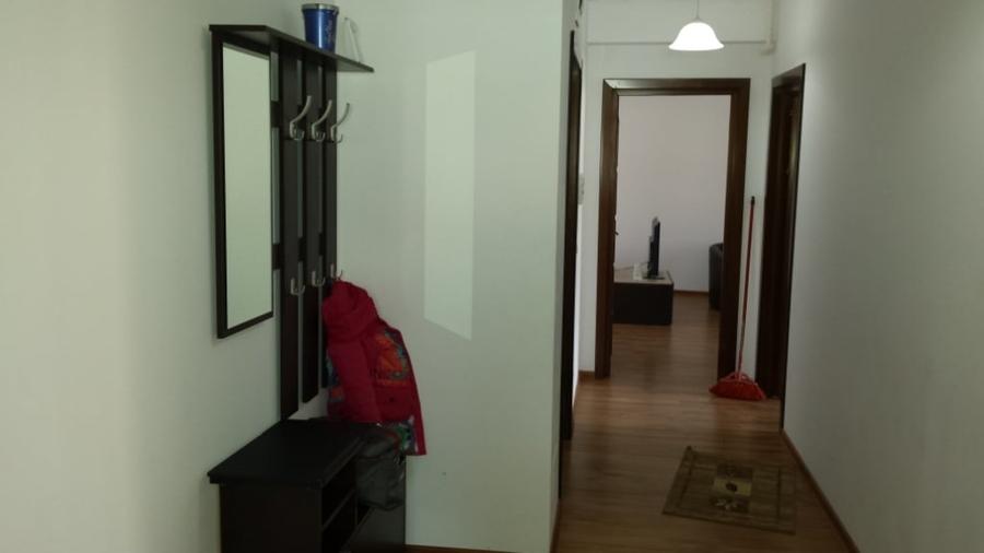 Apartament cu 3 camere decomandat în Arcu