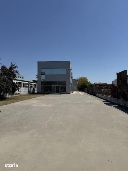 Spațiu comercial, de 996 mp, în Nord
