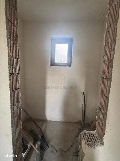 Casă cu 4 camere cu Teren 1233 Mp în Valea Borcutului