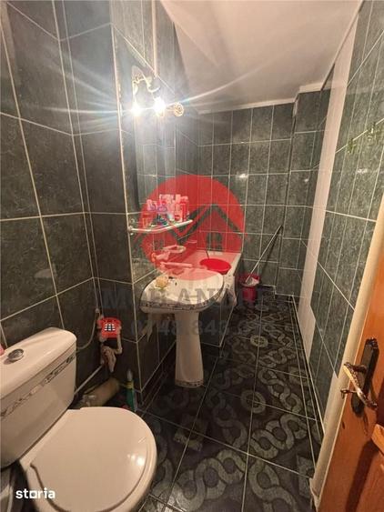 Apartament cu 4 camere decomandat în E3