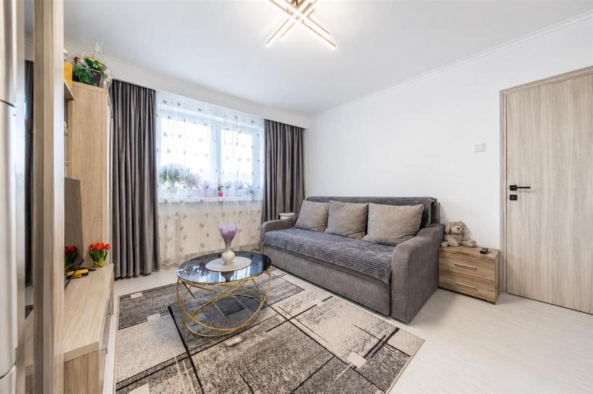 Apartament cu 3 camere semidecomandat, mobilat în Electroprecizia