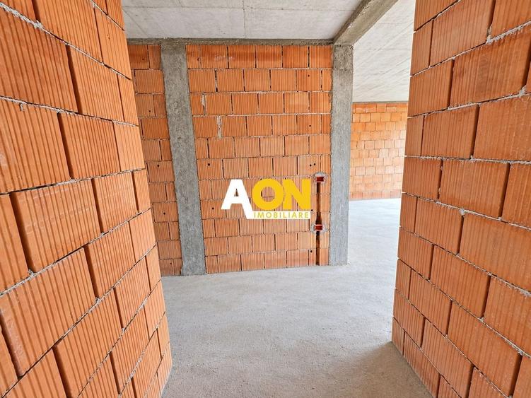 Apartament cu 3 camere decomandat în Cetate