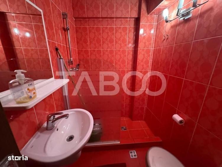 Apartament cu 4 camere decomandat în Turnișor