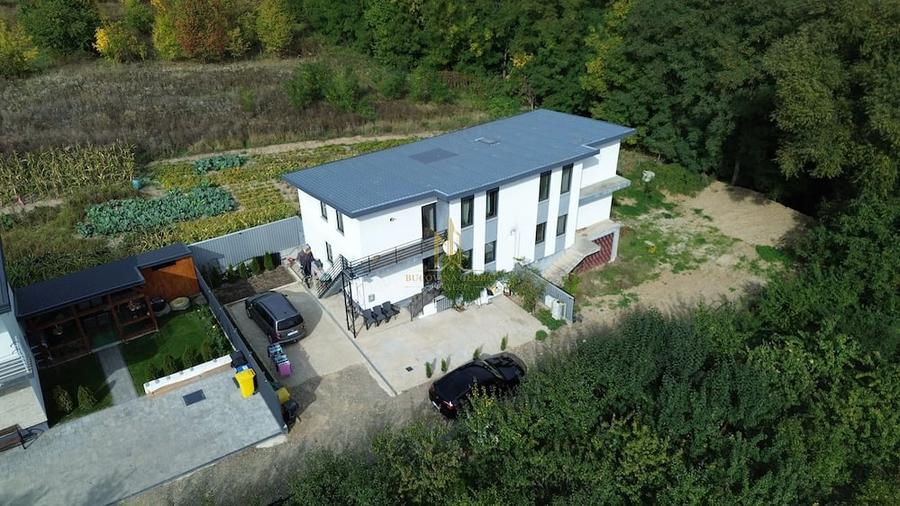 Casă cu Teren 202 Mp în Plopeni