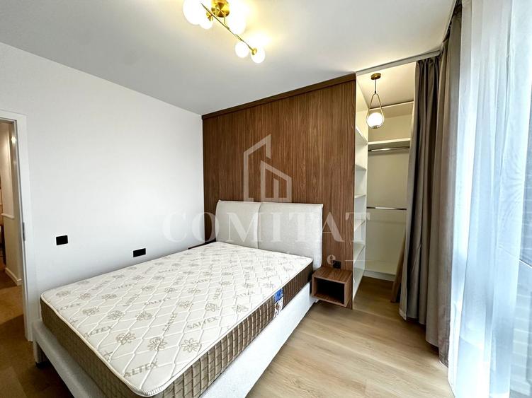 Apartament cu 3 camere semidecomandat, mobilat în Florești