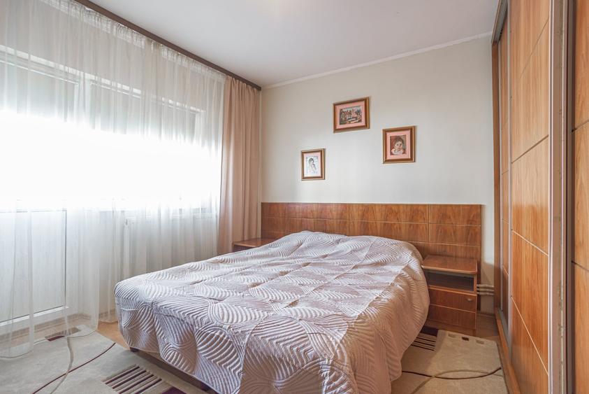 Apartament cu 3 camere decomandat, mobilat în Balada