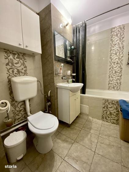 Apartament cu 3 camere decomandat în Ciupercenii Noi