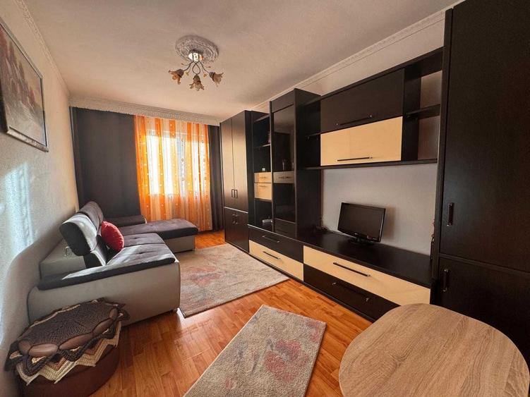 Apartament cu 2 camere decomandat în Cetate