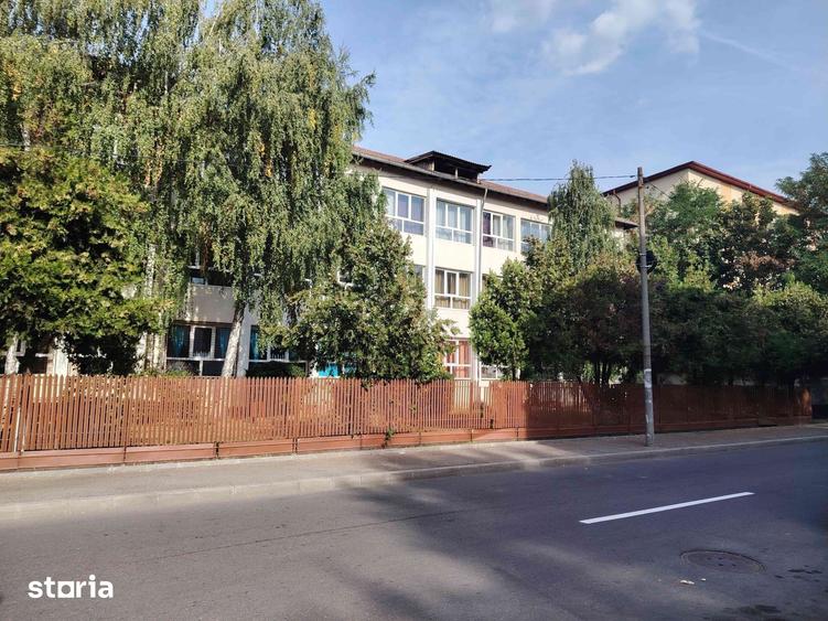 Apartament cu 2 camere semidecomandat în Micro 6