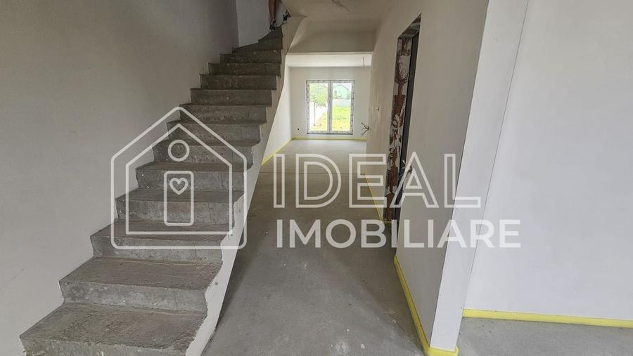 Casă individuală cu 4 camere cu Canalizare în Țiglari