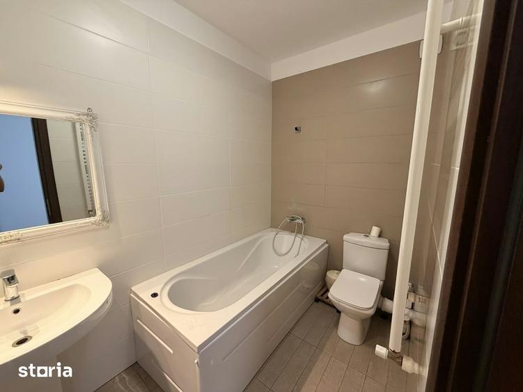 Apartament cu 3 camere decomandat în Metalurgiei