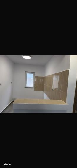 Casă cu 4 camere cu Teren 180 Mp în Central