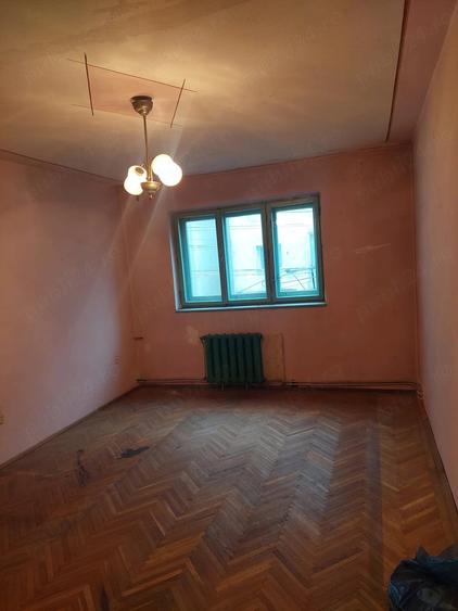 Apartament cu 3 camere decomandat în Fălticeni