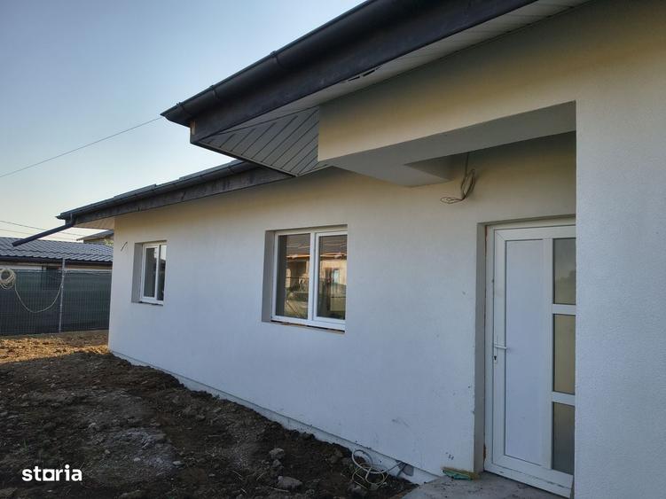Casă cu 4 camere cu Teren 550 Mp în Balotești