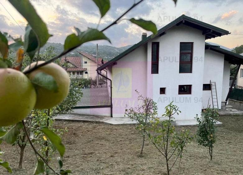 Casă cu Teren 649 Mp în Central