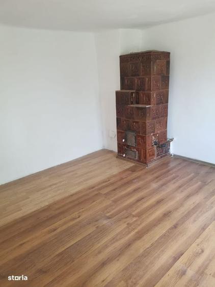 Casă cu 2 camere în Prundu