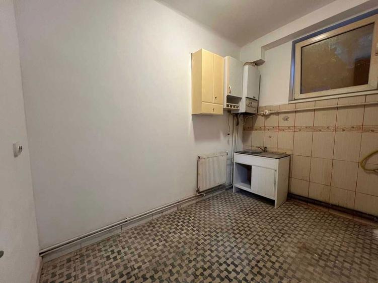 Apartament cu 3 camere decomandat în Știrbei Vodă