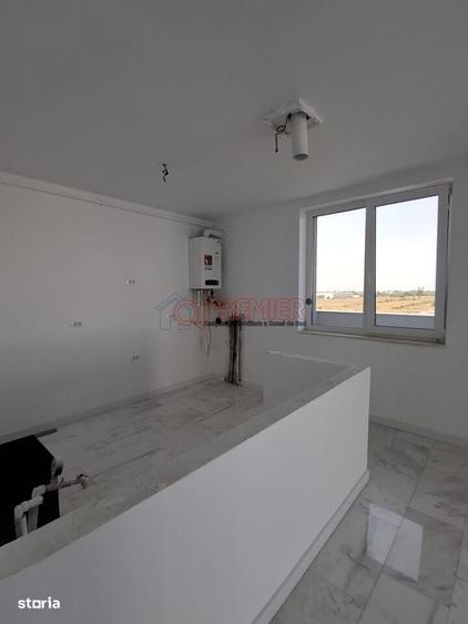 Apartament cu 3 Camere - Terasa Proprie 97 MP - Sector 4 - 6