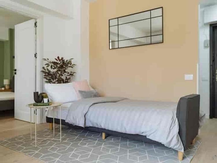 Apartament 2 camere / Blocul Dalles /Afacere la cheie !! 2 camere - 8