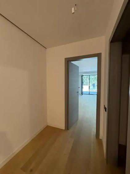 Apartament cu 3 camere decomandat în Floreasca
