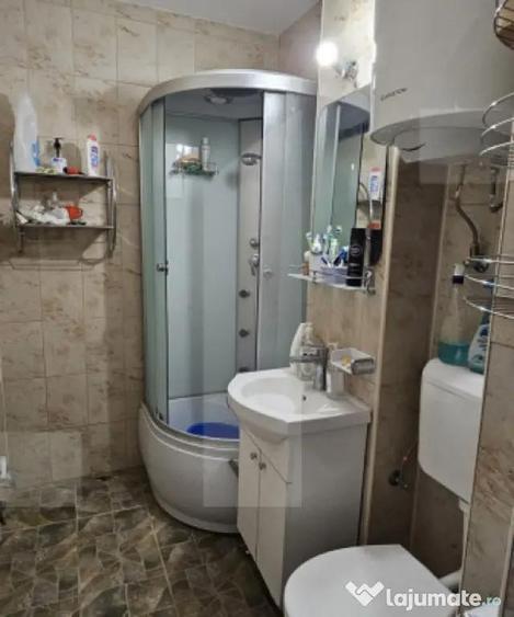 Apartament cu 4 camere semidecomandat în Simeria