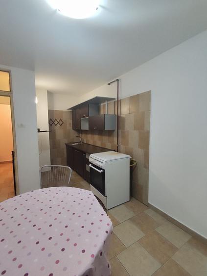 Apartament cu 2 camere decomandat în Crângași