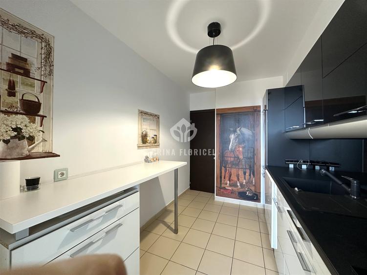 Apartament cu 3 camere semidecomandat, mobilat în Mihai Bravu