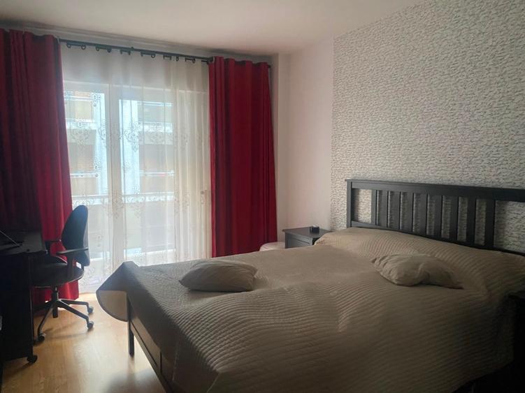 Apartament cu 3 camere semidecomandat în Băneasa