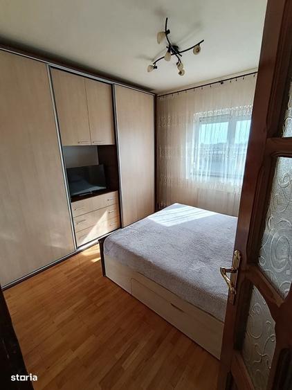 Apartament cu 4 camere decomandat în Micălaca