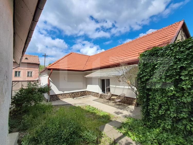 Casă individuală cu 3 camere cu Canalizare în Reghin