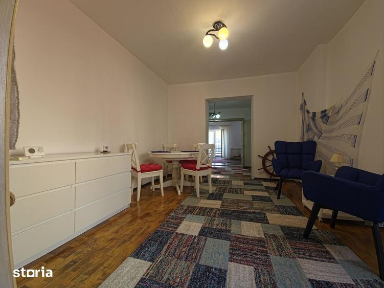 Apartament cu 3 camere semidecomandat în Central
