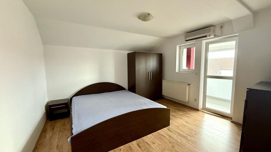Apartament cu 4 camere decomandat, mobilat în Girocului