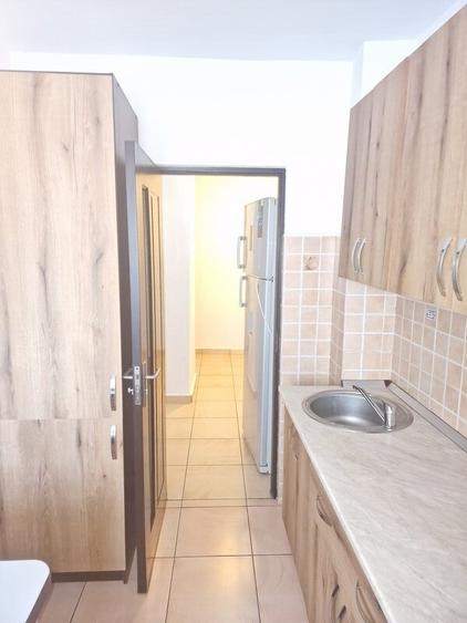 Apartament cu 2 camere semidecomandat în 1 Mai