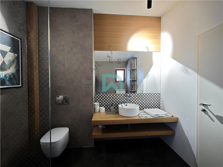 Apartament cu 4 camere decomandat în Brașovul Vechi