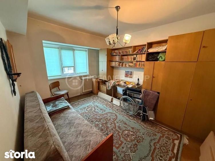 Apartament cu 4 camere decomandat în Bd. Independenței