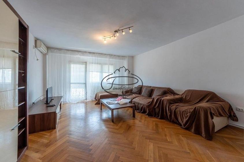 Apartament cu 3 camere în Calea Călărașilor