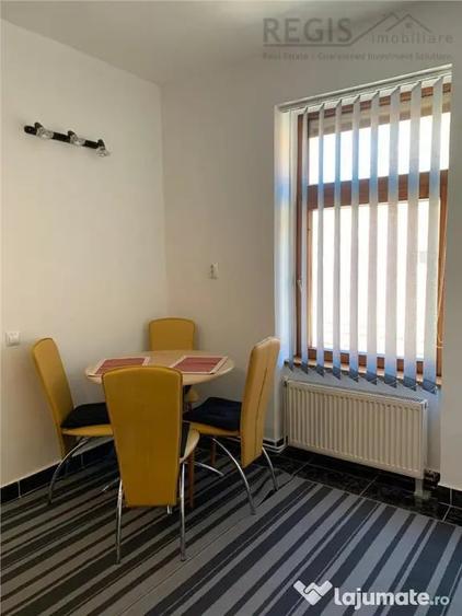 Apartament cu 2 camere semidecomandat în Centrul Istoric