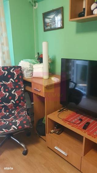 Apartament cu 3 camere decomandat în Morarilor