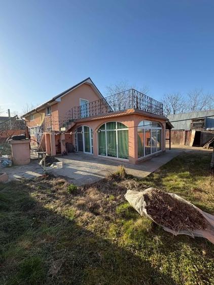 Casă cu 4 camere în Găneasa